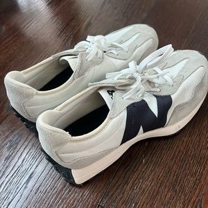 New Balance 327’s